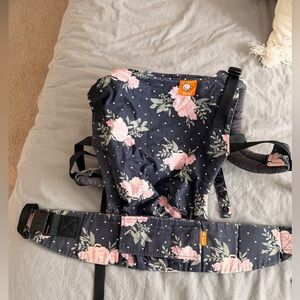 Tula Blossom Free-to-grow Carrier